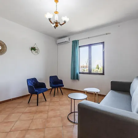 Red Apartamento Široka